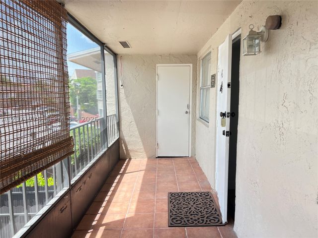 15665 SW 82nd Cir Ln 4-6, Miami, FL 33193