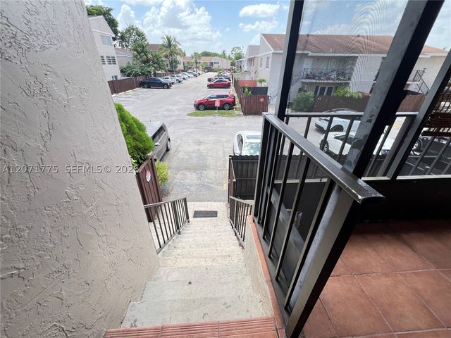 15665 SW 82nd Cir Ln 4-6, Miami, FL 33193