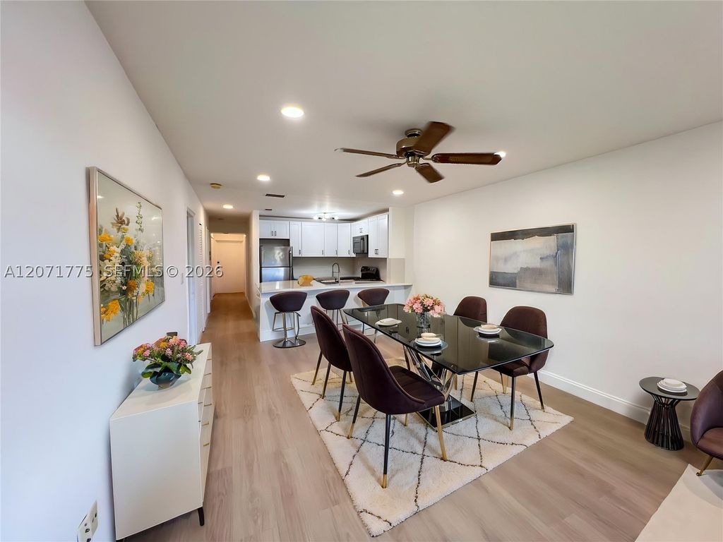 15665 SW 82nd Cir Ln 4-6, Miami, FL 33193