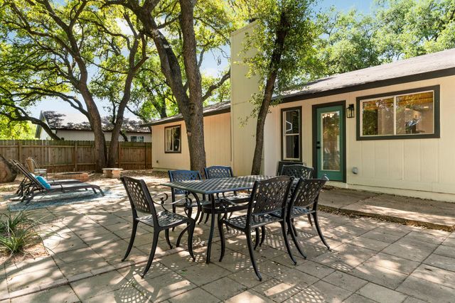 7507 Bender DR, Austin, TX 78749