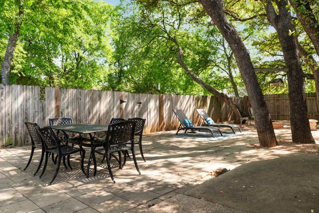 7507 Bender DR, Austin, TX 78749