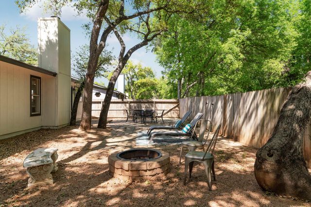 7507 Bender DR, Austin, TX 78749
