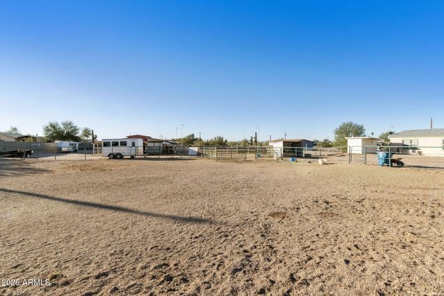 775 N HILTON Road, Apache Junction, AZ 85119