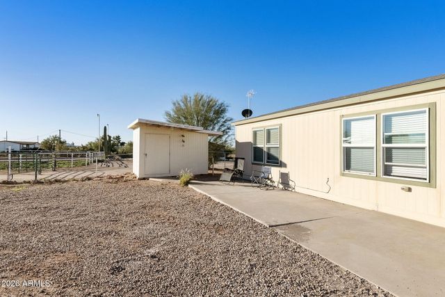 775 N HILTON Road, Apache Junction, AZ 85119