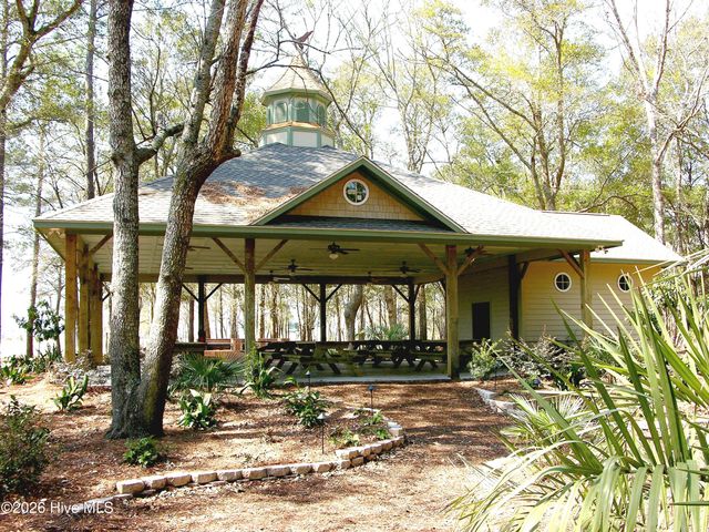 3615 W Medinah Avenue SE, Southport, NC 28461