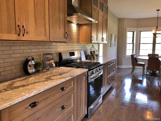 23 Sunset Lane, New Hampton, NY 10958