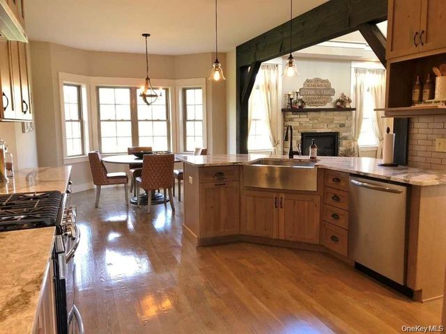 23 Sunset Lane, New Hampton, NY 10958