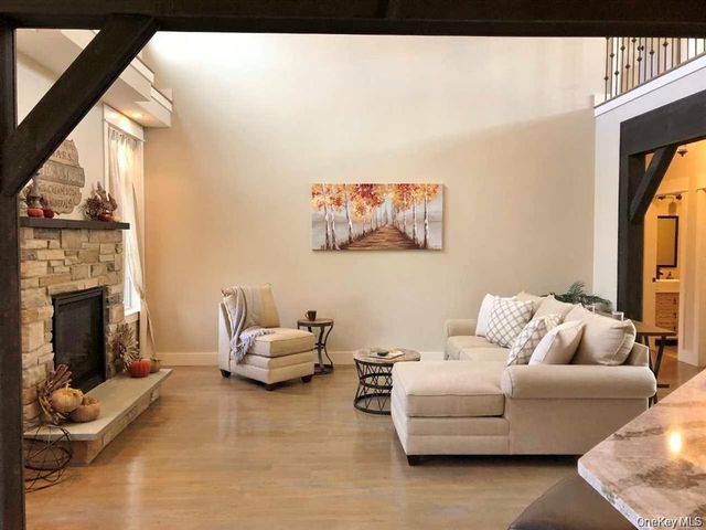 23 Sunset Lane, New Hampton, NY 10958