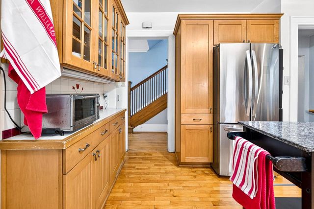 335 E WISCONSIN AVENUE, Neenah, WI 54956