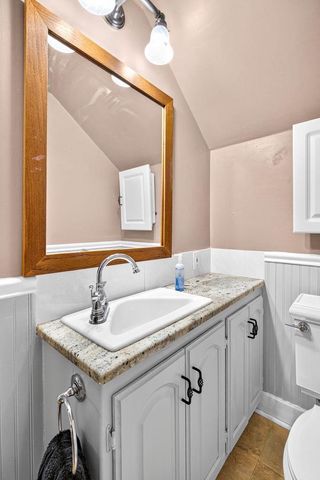 335 E WISCONSIN AVENUE, Neenah, WI 54956