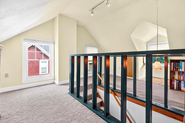 335 E WISCONSIN AVENUE, Neenah, WI 54956