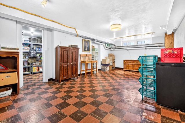 335 E WISCONSIN AVENUE, Neenah, WI 54956