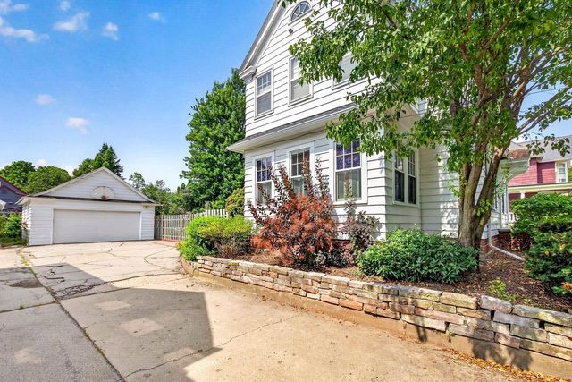 335 E WISCONSIN AVENUE, Neenah, WI 54956