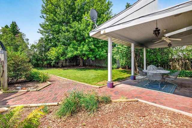335 E WISCONSIN AVENUE, Neenah, WI 54956