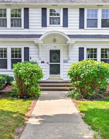 335 E WISCONSIN AVENUE, Neenah, WI 54956