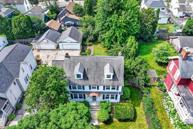 335 E WISCONSIN AVENUE, Neenah, WI 54956