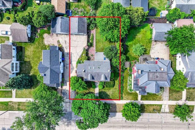 335 E WISCONSIN AVENUE, Neenah, WI 54956