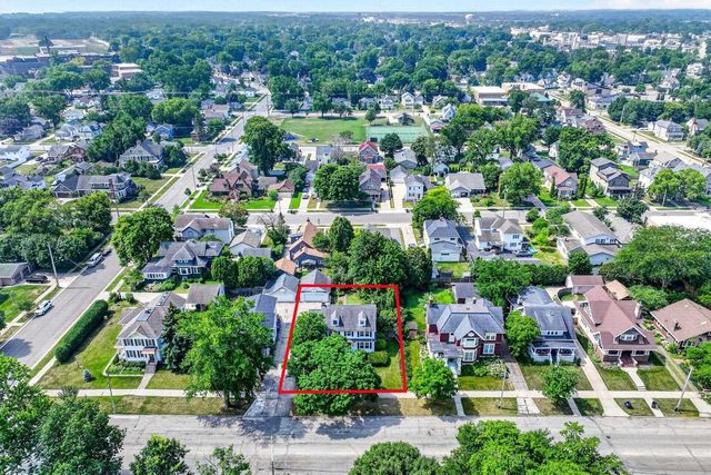 335 E WISCONSIN AVENUE, Neenah, WI 54956