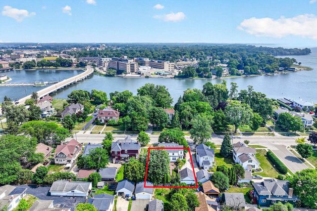 335 E WISCONSIN AVENUE, Neenah, WI 54956