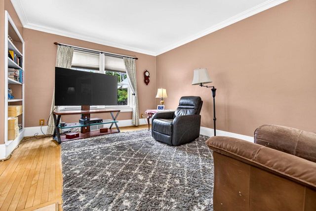 335 E WISCONSIN AVENUE, Neenah, WI 54956