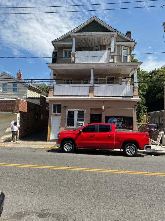 1309 East Main Street, Waterbury, CT 06705