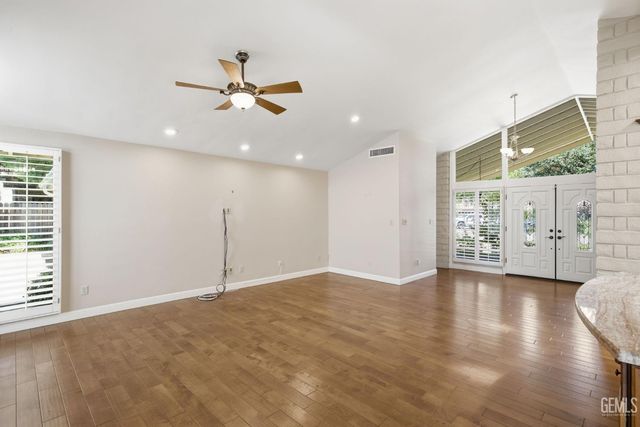 7501 El Roble Court, Bakersfield, CA 93309
