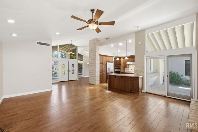 7501 El Roble Court, Bakersfield, CA 93309