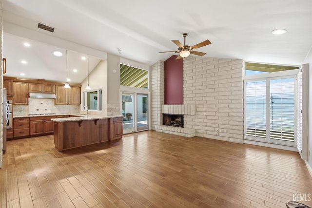 7501 El Roble Court, Bakersfield, CA 93309