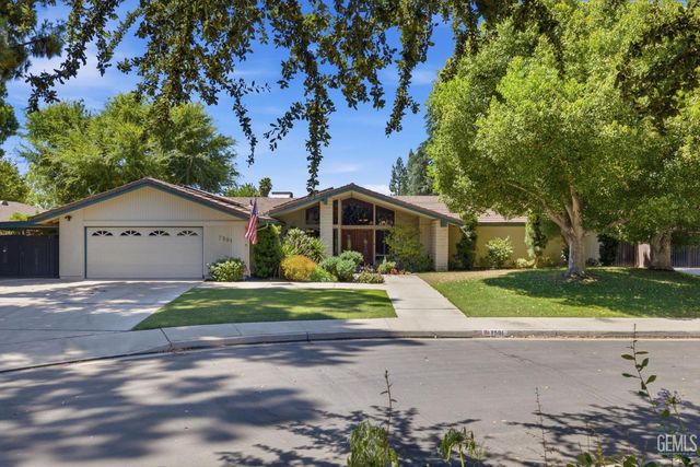7501 El Roble Court, Bakersfield, CA 93309