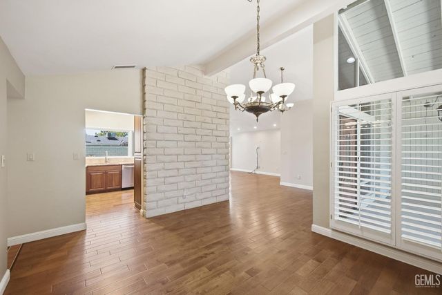 7501 El Roble Court, Bakersfield, CA 93309