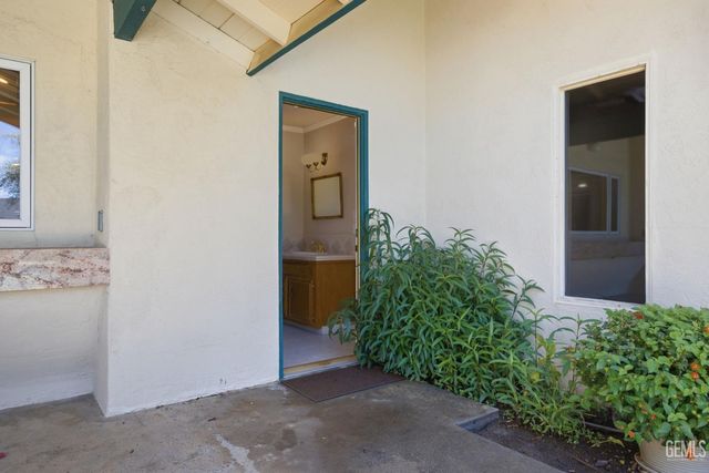 7501 El Roble Court, Bakersfield, CA 93309