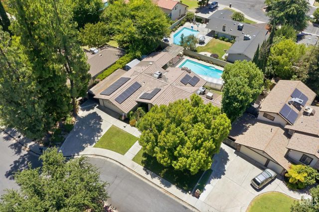 7501 El Roble Court, Bakersfield, CA 93309