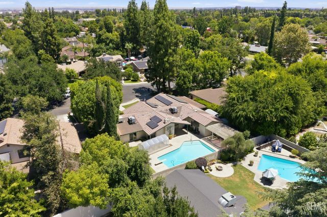 7501 El Roble Court, Bakersfield, CA 93309