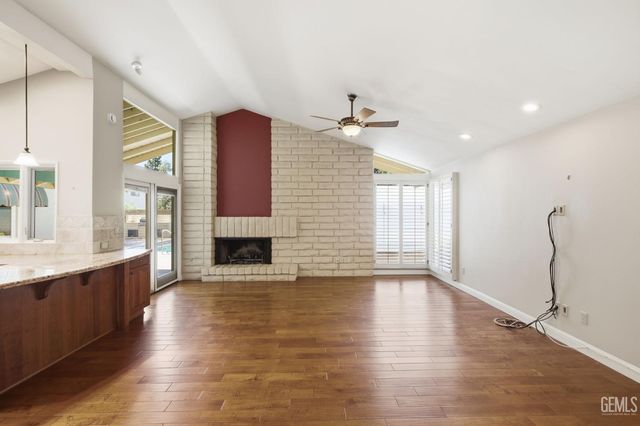 7501 El Roble Court, Bakersfield, CA 93309