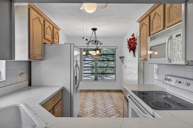 6200 NW 62nd Street 312, Tamarac, FL 33319