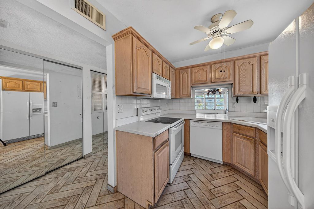6200 NW 62nd Street 312, Tamarac, FL 33319