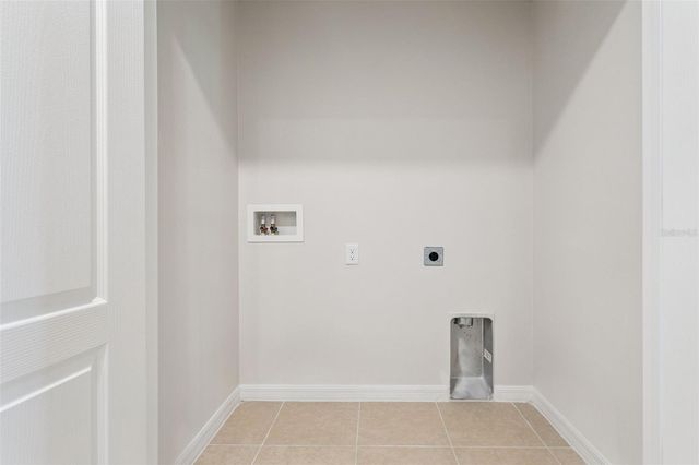 1601 ORNE STREET, Mascotte, FL 34753