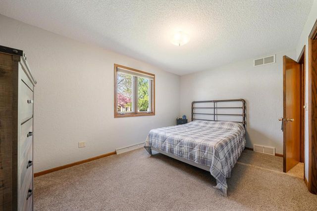 670 S 5TH AVENUE, Winneconne, WI 54986