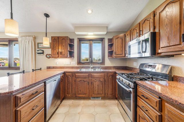 670 S 5TH AVENUE, Winneconne, WI 54986