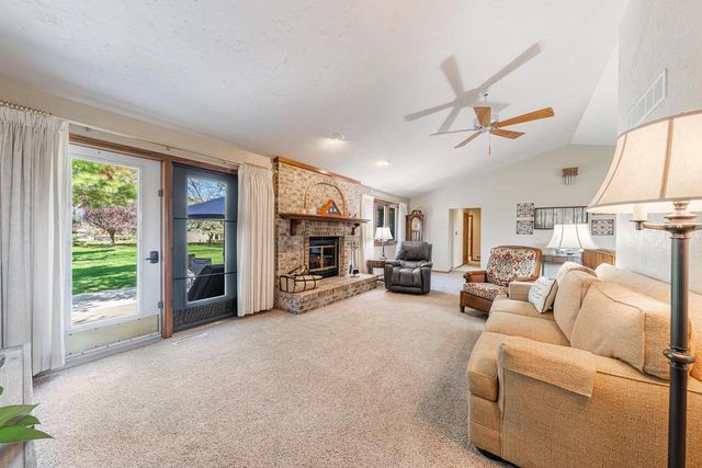 670 S 5TH AVENUE, Winneconne, WI 54986