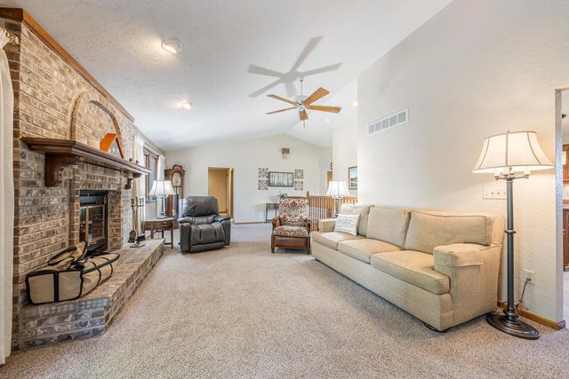670 S 5TH AVENUE, Winneconne, WI 54986