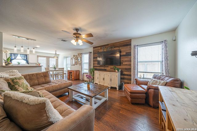 9115 PUMPKIN RDG, Selma, TX 78154