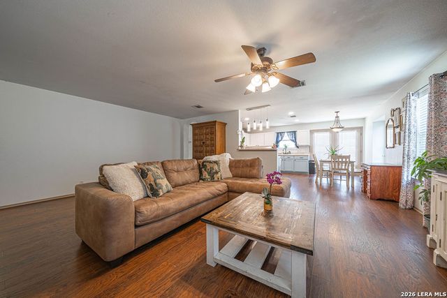 9115 PUMPKIN RDG, Selma, TX 78154