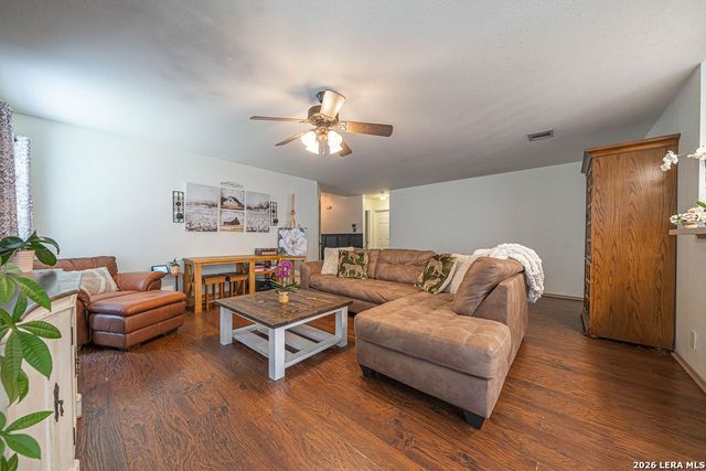 9115 PUMPKIN RDG, Selma, TX 78154