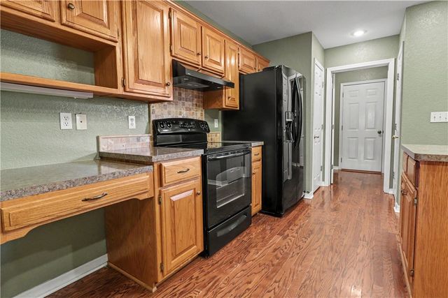4360 W New Bridge Road, Fayetteville, AR 72704