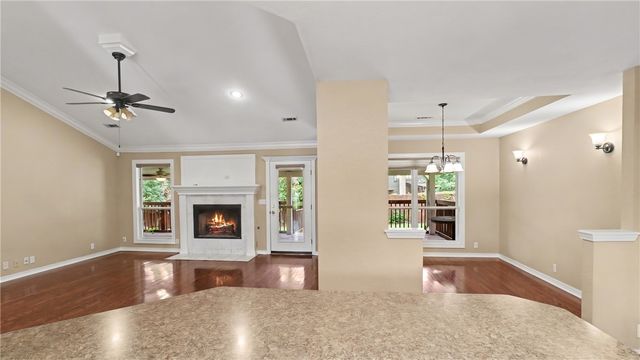 4360 W New Bridge Road, Fayetteville, AR 72704