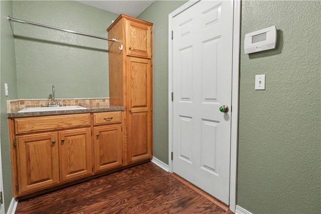 4360 W New Bridge Road, Fayetteville, AR 72704