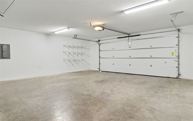 4360 W New Bridge Road, Fayetteville, AR 72704