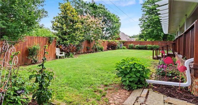 4360 W New Bridge Road, Fayetteville, AR 72704