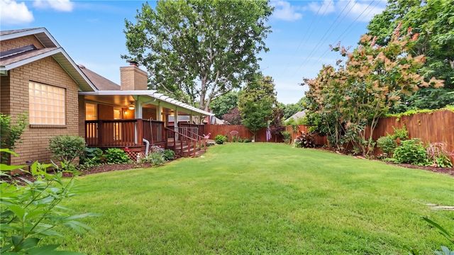 4360 W New Bridge Road, Fayetteville, AR 72704